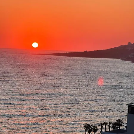 Helia Seaside מלון
