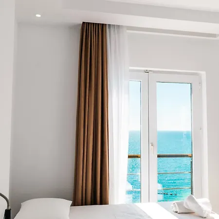 מלון Helia Seaside 3*