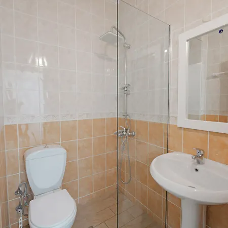 מלון Helia Seaside 3*