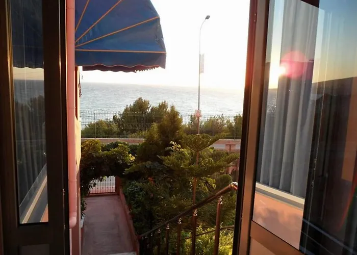 Helia Seaside 3*