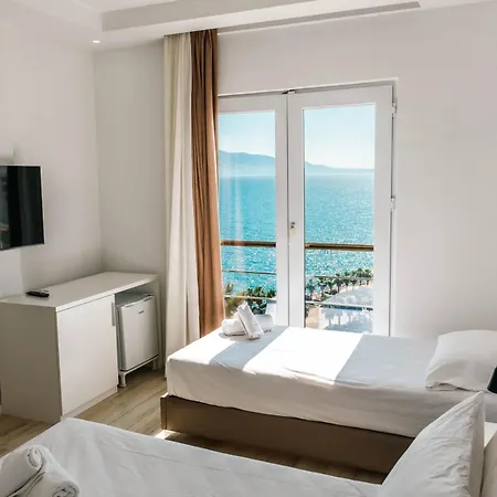 Helia Seaside Szálloda 4*